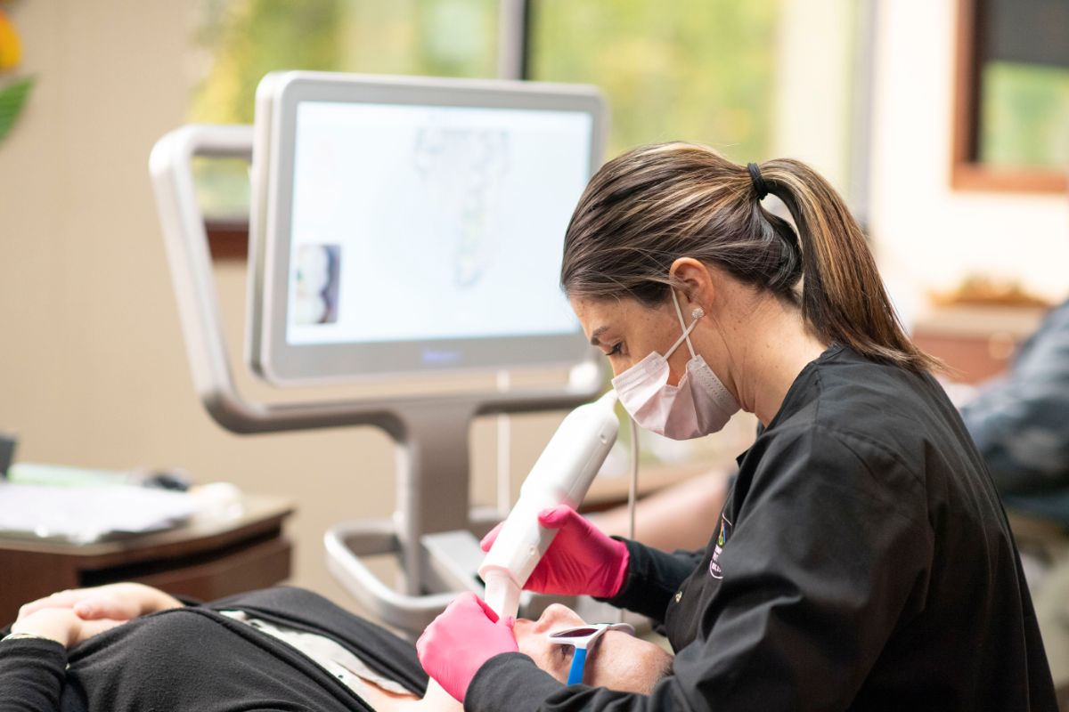 The Benefits Of Choosing An Orthodontist Over Smile Direct Club